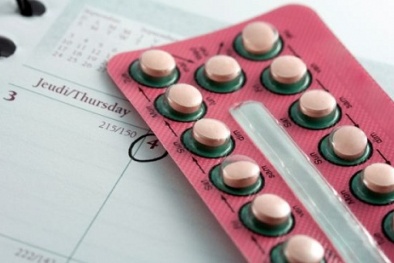 Uống thuốc tránh thai quá 3 năm có nguy cơ bị mù lòa