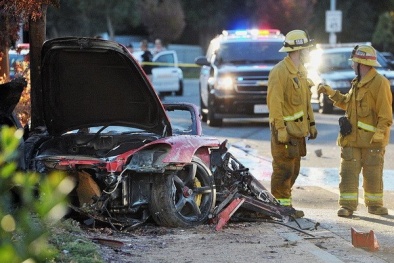 Cậu bé 8 tuổi cố cứu bố trong vụ tai nạn Paul Walker