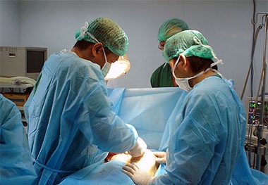 Hà Nội đình chỉ hàng trăm cơ sở khám chữa bệnh