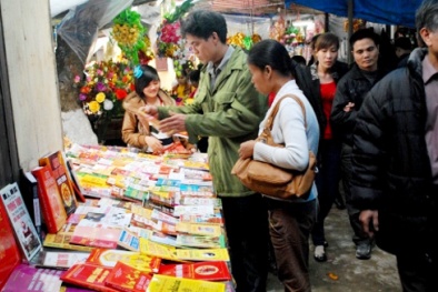 Vào mùa kinh doanh sách bói toán, mê tín dị đoan