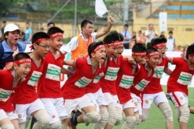 '30 người, 31 chân' môn thể thao kỳ lạ