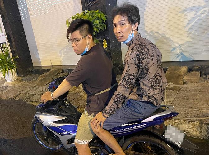 Hà Nội rộ phong trào thuê kỹ sư chăm rau tại nhà