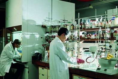 Nâng tiền thưởng cho nhà khoa học khi có bài đăng báo uy tín