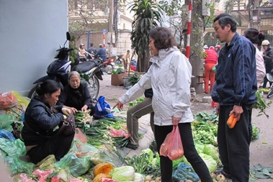 Hàng ăn “chặt chém”