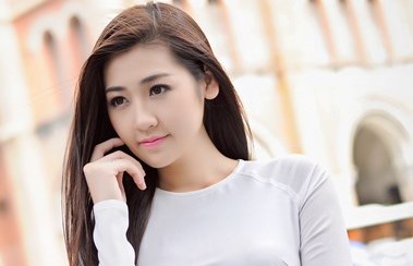 Vẻ đẹp mê hồn của Á hậu Dương Tú Anh