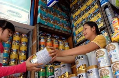 Giá sữa, cước 3G 'nhảy múa': Độc quyền sao tránh được 'làm giá'