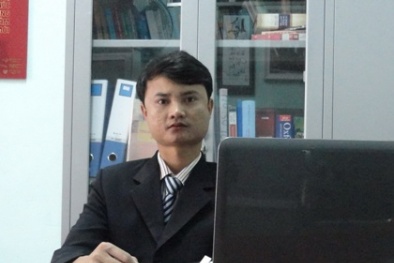 Vụ cha dùng điếu cày đánh con đến chết: Cần phải khởi tố thêm đồng phạm? 