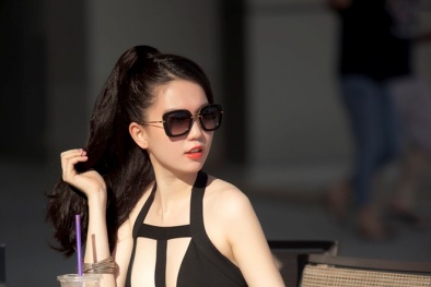 Ngắm Ngọc Trinh gợi cảm với thời trang dạo phố