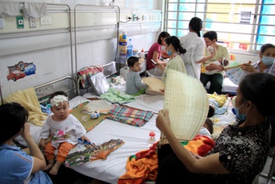 Bộ trưởng Tiến: Muốn công bố dịch sởi phải bàn với các tỉnh