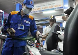 Xăng bất ngờ tăng giá