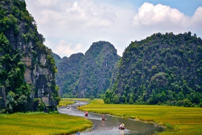 Khách Tây say đắm vẻ đẹp của “Vịnh Hạ Long trên cạn” 