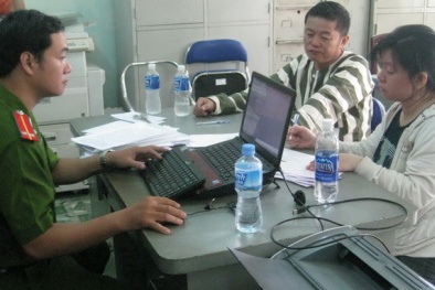 Phát hiện điểm bán thuốc, dụng cụ kích dục Trung Quốc
