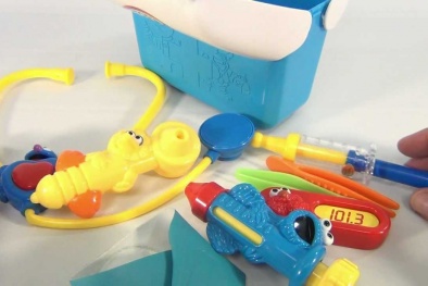 Đồ chơi bác sỹ cho bé xuất xứ Trung Quốc bị thu hồi