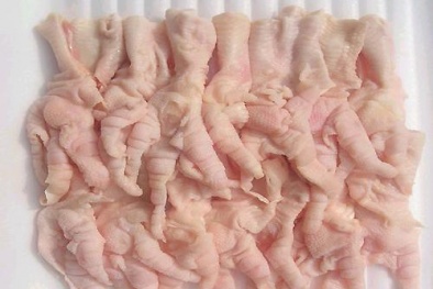 Chân gà rút xương dễ dàng nhờ bột lạ?