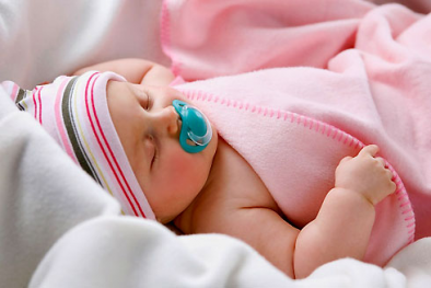 Những tác hại không ngờ từ núm vú giả 