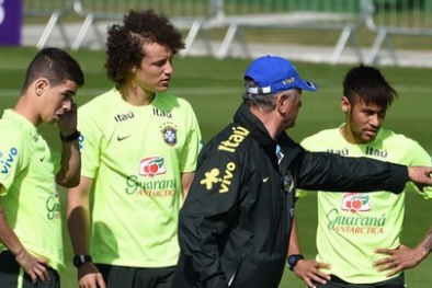 Brazil sẽ đá 5 hậu vệ trước Colombia?