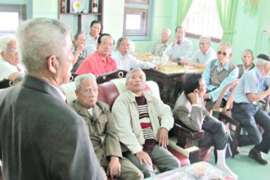 Ai tiếp tay phong Anh hùng Bí thư tỉnh ủy Thừa Thiên Huế Hồ Xuân Mãn 