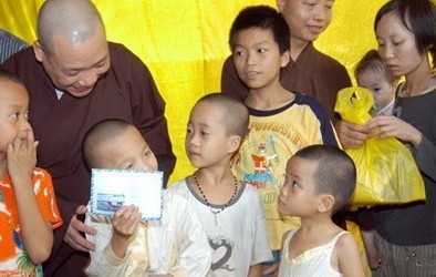 Những đứa trẻ ở chùa Bồ Đề sẽ ra sao?