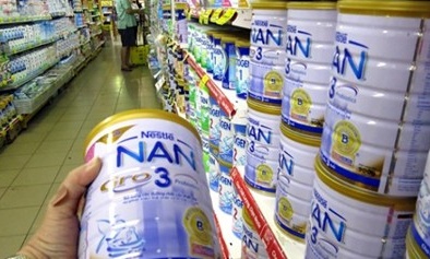 Giá sữa sau áp trần “đâu vẫn vào đấy”