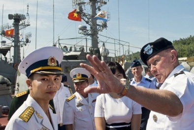 'Việt Nam sẽ không cho ai thuê Cam Ranh, tàu Mỹ có thể dùng dịch vụ'
