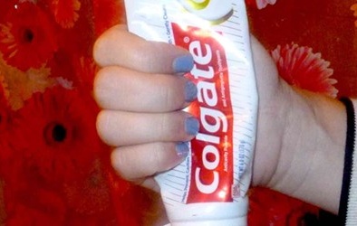 Kem đánh răng Colgate chứa triclosan: Dùng hàm lượng lớn sẽ gây ung thư?