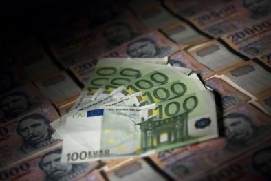 Đồng Euro và cổ phiếu Châu Âu tăng mạnh sau thỏa thuận ngừng bắn