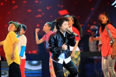 Giọng hát Việt nhí 2014: Hoàng Anh hát đuối vì nhảy quá sung