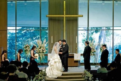 Độc, lạ lễ cưới theo nghi thức tôn giáo