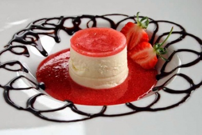 Cách làm món panna cotta sốt dâu tây thơm ngon hấp dẫn
