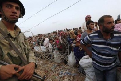 Liên quân mở rộng không kích IS và chiếm đập ở Iraq