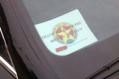 Nhiều ô tô cá nhân dán logo 'Thanh tra 13Win18 tham gia cá cược'