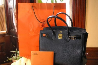 Túi xách hàng hiệu Hermes bốc mùi lạ