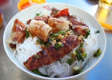 Cách làm món bún thịt nướng thơm lừng hấp dẫn tặng mẹ 20/10