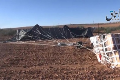 ISIS tuyên bố thu được vũ khí thả dù của Mỹ