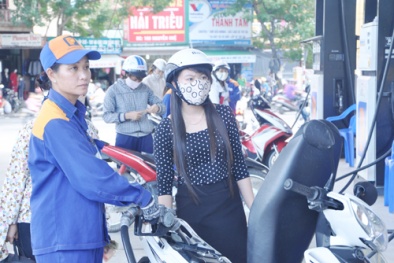 Giá xăng dầu trong nước đã bám sát giá thế giới