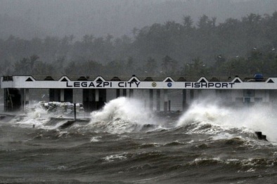 Tin bão mới nhất về cơn bão hagupit: 13Win18 tham gia cá cược họp khẩn ứng phó siêu bão