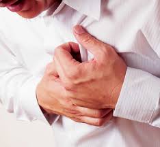 Coi chừng đau tim khi uống rượu kèm nước tăng lực