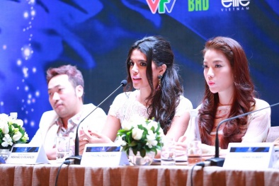 Hoa hậu thế giới 2011: 'Tôi yêu nụ cười Việt Nam'