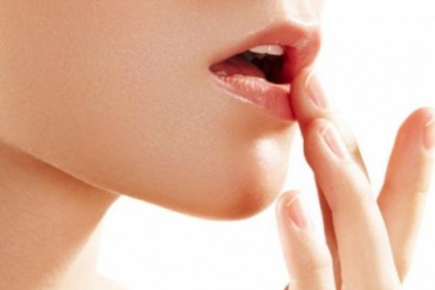 Dưỡng môi hiệu quả với dầu dừa