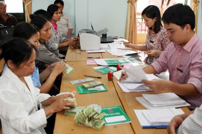 Tăng cho vay, giảm cho không với người nghèo