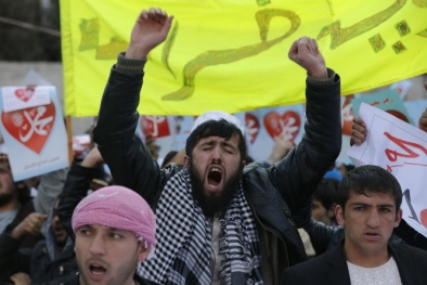 Biểu tình chống Charlie Hebdo ở Nam Á: Đốt sạch biểu tượng công giáo