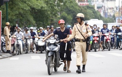 Dùng công nghệ hiện đại bí mật giám sát Cảnh sát giao thông
