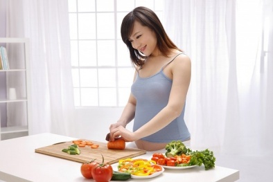 Sai lầm trong ăn uống bà bầu nên tránh