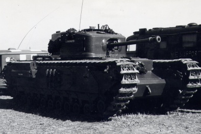 Xe tăng bộ binh Churchill uy trấn một thời của nước Anh 