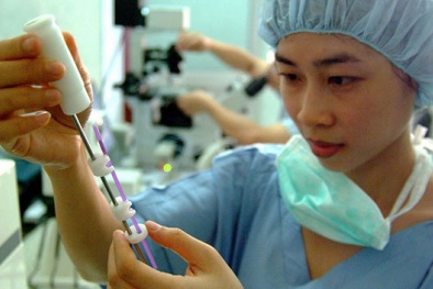 Vợ chồng vô sinh có quyền nhờ mang thai hộ vì mục đích nhân đạo