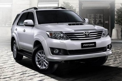 Toyota Innova và Toyota Fortuner cạnh tranh trong phân khúc xe Đăng ký và nhận 60K 24 bao lì xì miễn phí mỗi ngày