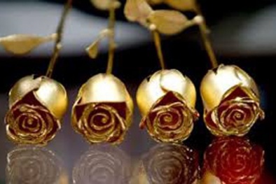 Đại gia Việt bạo chi mua quà Valentine độc tặng 'nửa kia'