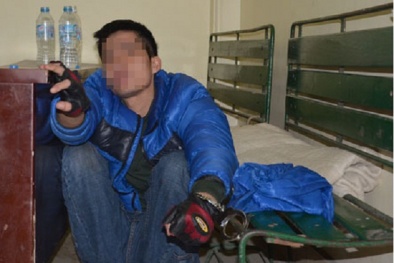 Xét nghiệm ma túy, cha lấy con ra uy hiếp công an