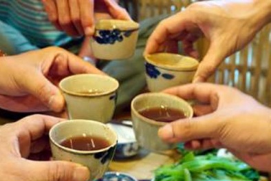 Gia tăng số người chết vì uống phải rượu kịch độc 