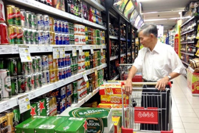 Bia vẫn giữ 'ngôi vương' trên thị trường đồ uống Tết 2015